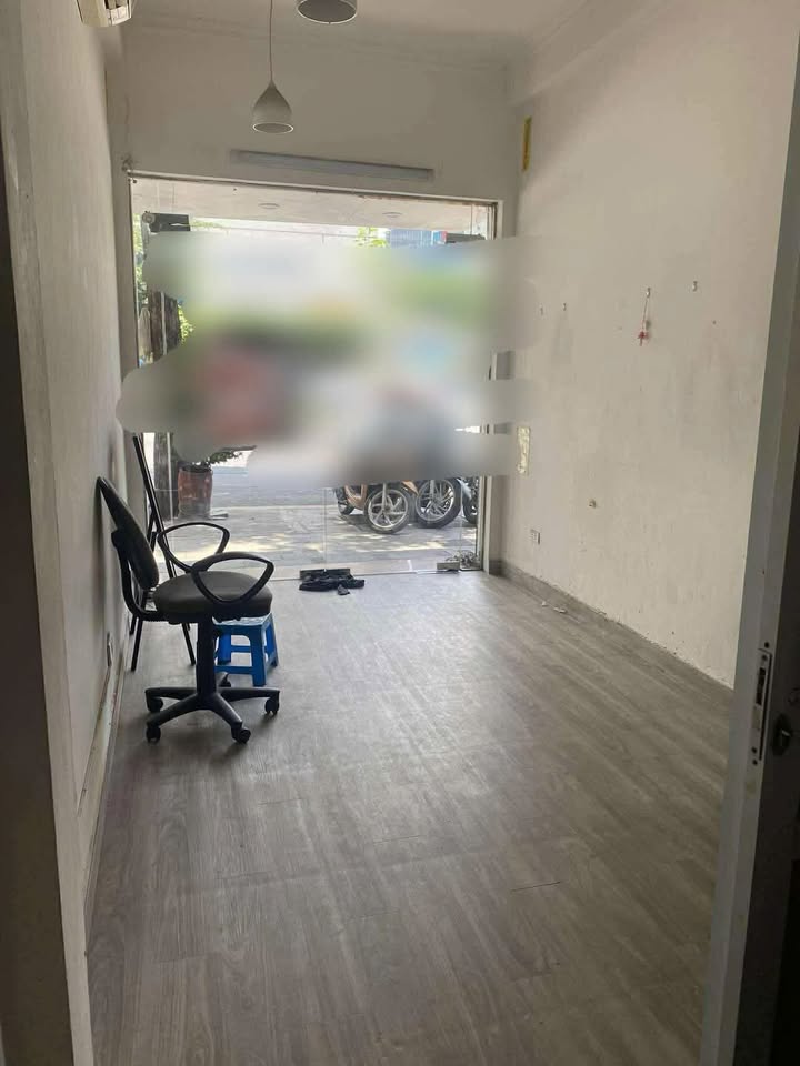 Cho thuê cửa hàng mặt phố Giảng Võ Đống Đa 18m² giá 8 triệu - Kinh doanh sạch sẽ ngay!