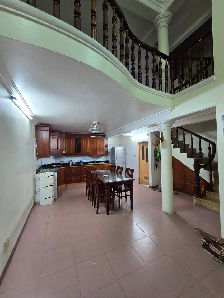 Nhà cho thuê ngõ 46 Phương Mai, Đống Đa 52m² giá 15 triệu - Không gian thoáng mát, đầy đủ nội thất!