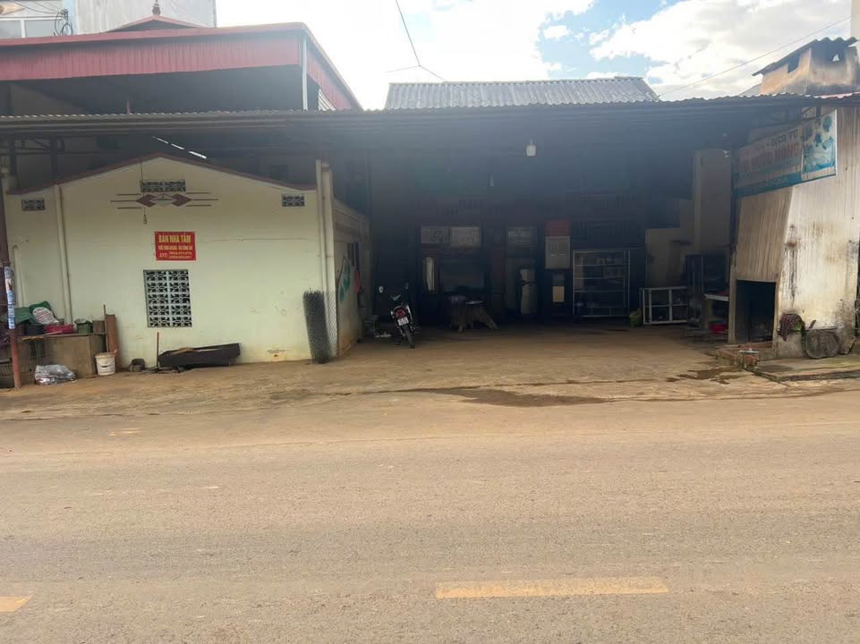 Đất gắn liền dịch vụ phòng tắm khoáng tại xã Hua La, diện tích 310m² - Cơ hội đầu tư hấp dẫn!