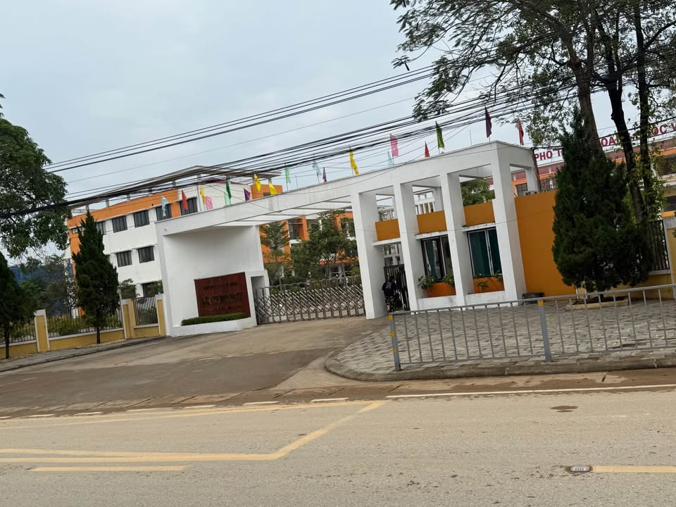 Nhà cấp 4 đẹp tại Phường Âu Lâu, Yên Bái 110m² giá 4.3 tỷ - Tiềm năng kinh doanh lớn!