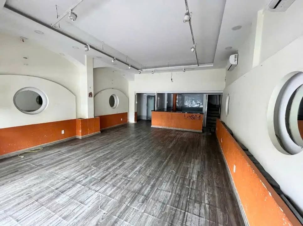 Nhà mặt tiền cho thuê Cống Quỳnh, Quận 1, 66m² - Phù hợp mọi mô hình kinh doanh!
