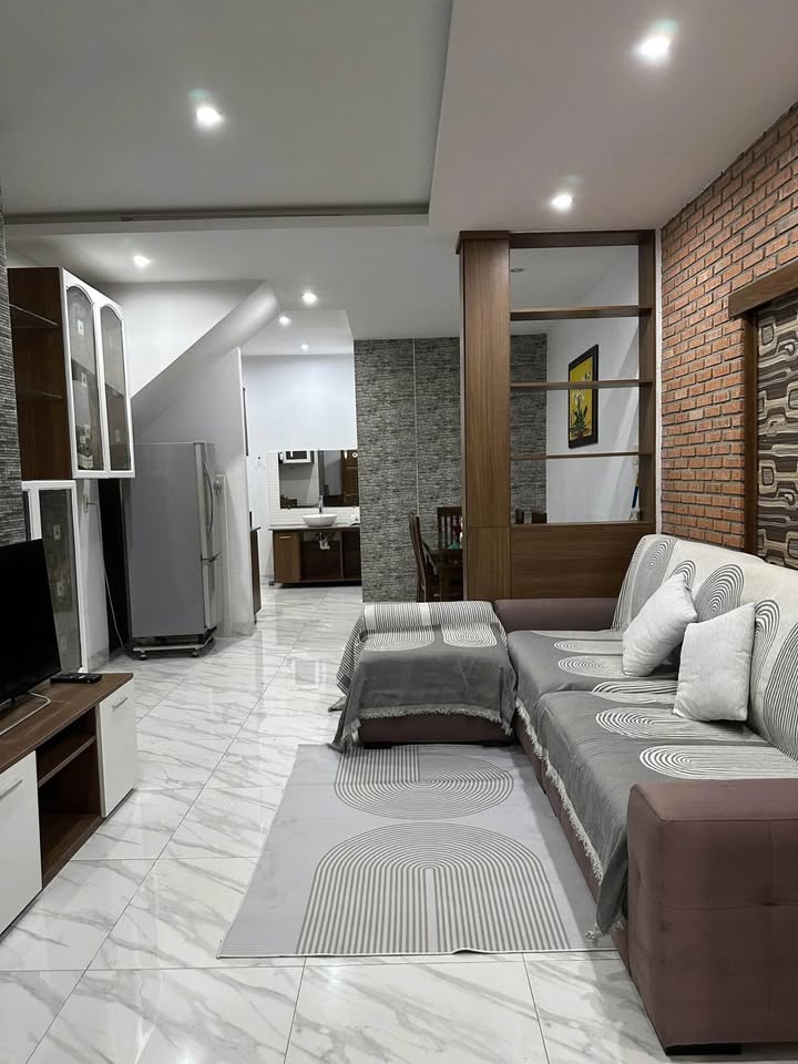 Căn hộ cho thuê đường Lê Hồng Phong, Nha Trang 90m² - Nội thất đầy đủ, giá 7 triệu/tháng!