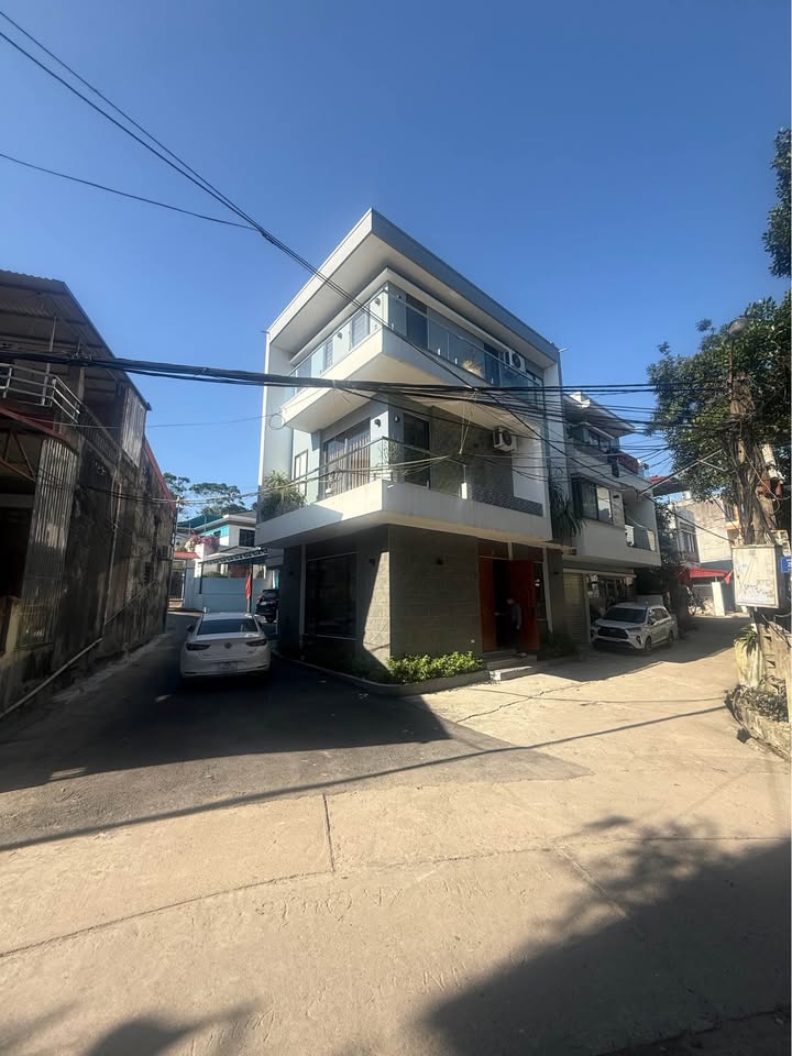 Nhà 3 tầng 112m² gần BigC Thái Nguyên giá 5 tỷ - Đầy đủ tiện nghi hiện đại!