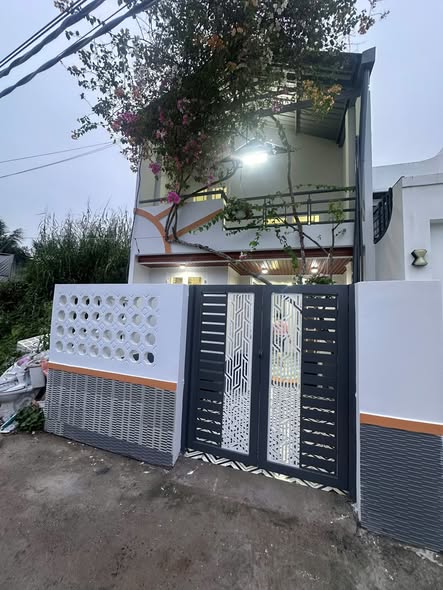 Nhà riêng Cần Giuộc, Long An 40m² giá 920 triệu - Tiện mở spa, tiệm tóc!