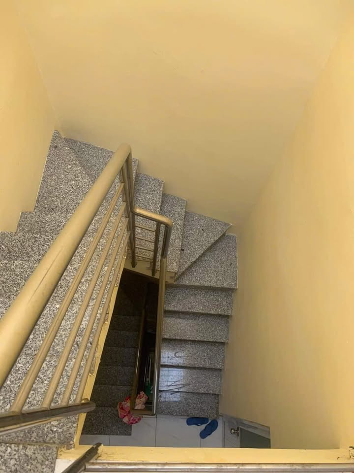 Nhà 5 tầng Nguyễn Tiểu La quận 10, 54m² giá 8.9 tỷ - Hẻm xe hơi rộng rãi!