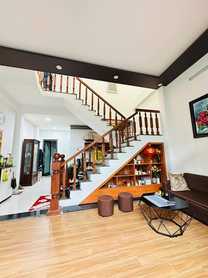 Nhà 2 tầng đường Tô Hiệu, Đà Nẵng 60m² giá 4.45 tỷ - Tiện nghi đầy đủ, chỉ việc vào ở!