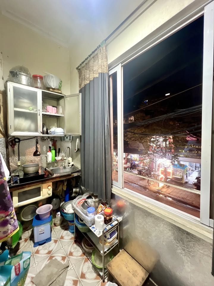 Nhà riêng Đội Cấn, Ba Đình 21m² giá 12.8 tỷ - Kinh doanh sầm uất, ô tô tránh!