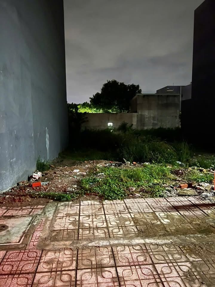 Đất thổ cư mặt tiền đường Bình Chuẩn 42, Thuận An 74m² giá 2 tỷ - Cơ hội đầu tư hiếm có!