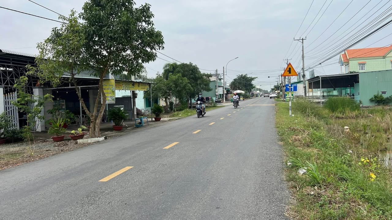 Đất thổ cư mặt tiền DT826B 500m² giá 6.48 tỷ - Vị trí kinh doanh sầm uất!