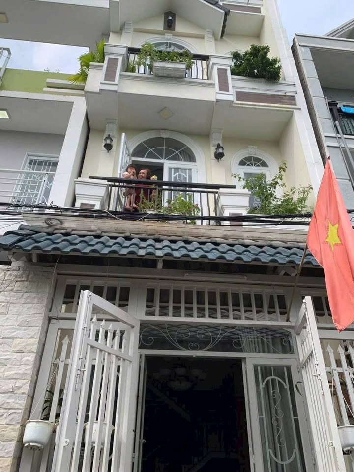 Nhà 3 Lầu Hẻm Xe Hơi Đường Huỳnh Tấn Phát 52m² giá 7.9 tỷ - Pháp lý sổ hồng chính chủ!