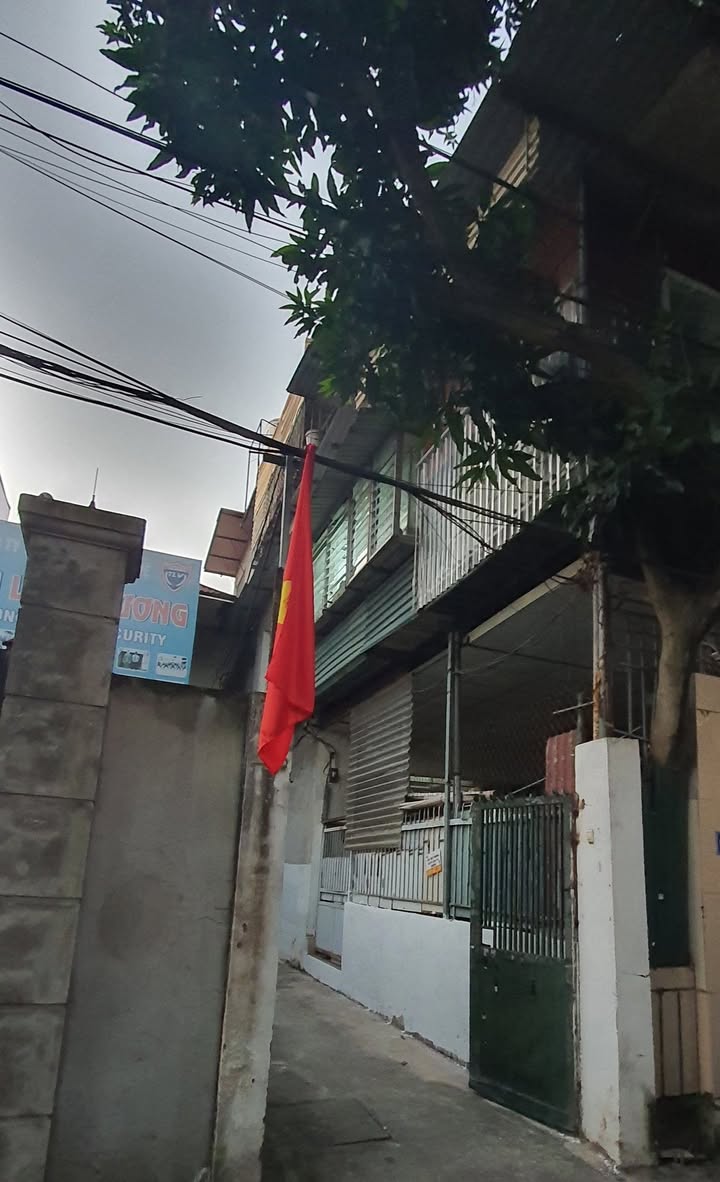 Nhà Phú Diễn 34m² giá 4.4 tỷ - Nhà dân xây chắc chắn, tiện nghi đầy đủ!