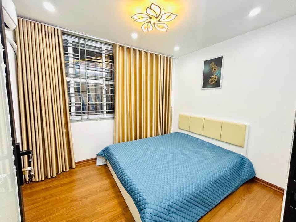 Nhà phố Tân Mai 26m² giá 3.3 tỷ - Ngõ thông, tiện ích đầy đủ!