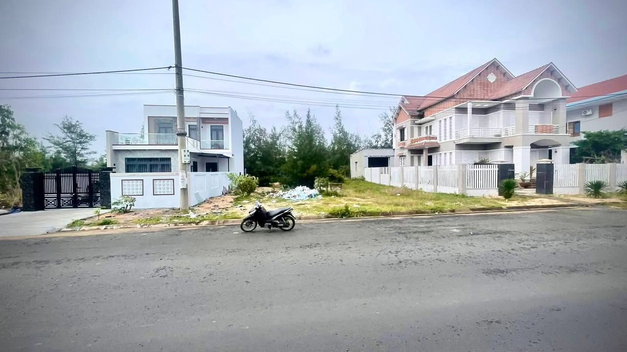 Đất thổ cư 153.6m² mặt tiền Hùng Vương, Đông Hòa chỉ 2.55 tỷ - Cơ hội đầu tư hiếm có!