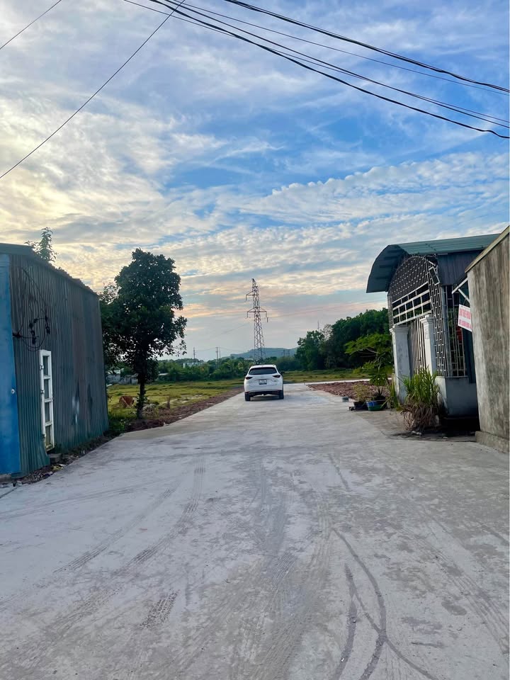 Đất nền góc tại Móng Cái, Quảng Ninh 400m² giá 2 tỷ - Đầu tư sinh lời!