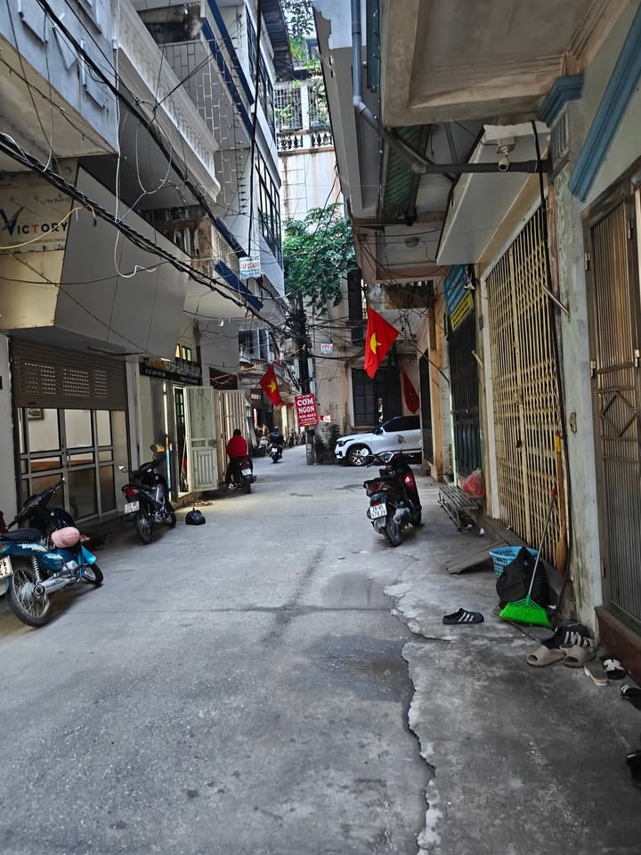 Nhà phố Lê Văn Hiến, Đức Thắng 35m² - Sẵn sàng ở ngay, cho thuê tốt!