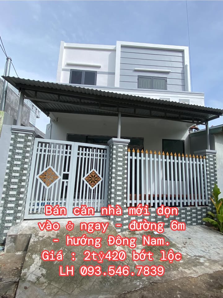 Nhà phố Tuy Hòa 62.4m² giá 2.42 tỷ - Đường thông thoáng, gần trường học!