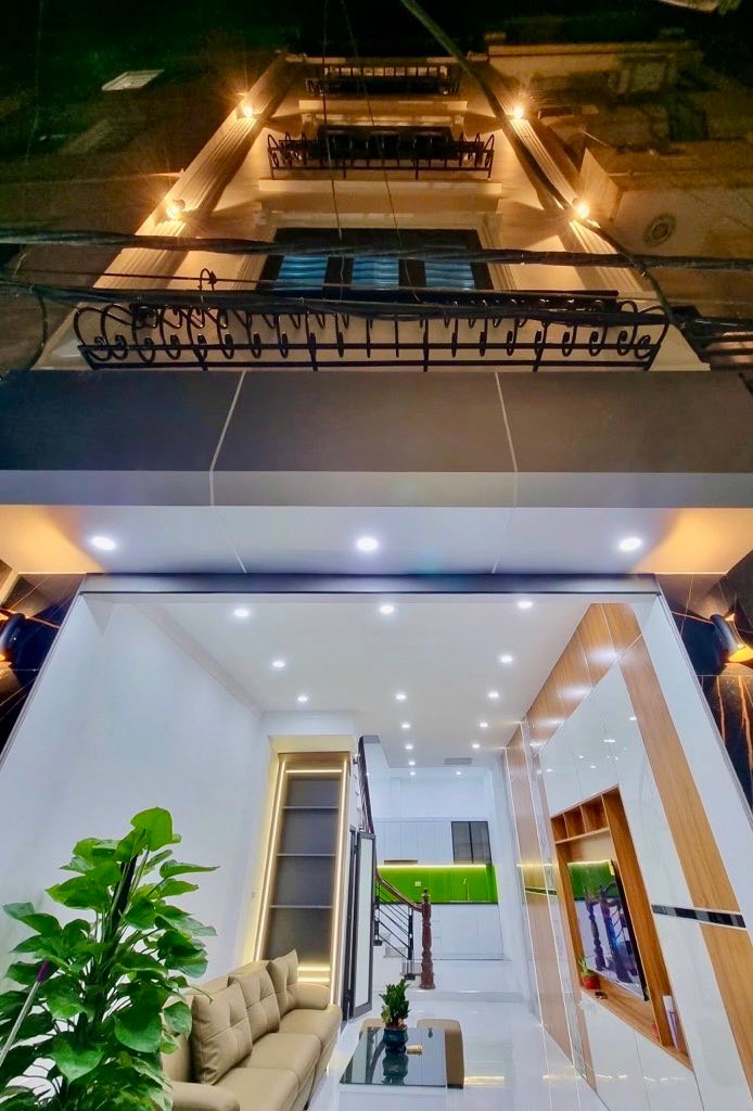 Nhà phố Chiến Thắng, Hà Đông 38m² giá 9 tỷ - Thiết kế thông thoáng, gần trường học!