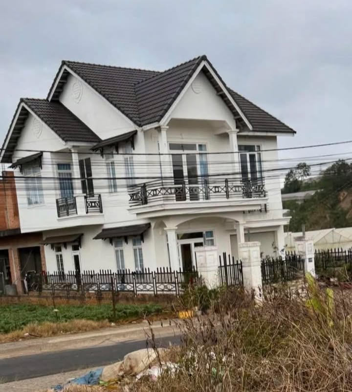 Nhà cho thuê đường Nguyễn Hữu Cầu, phường Lâm Viên, Đà Lạt - Full nội thất, giá 10 triệu/tháng!