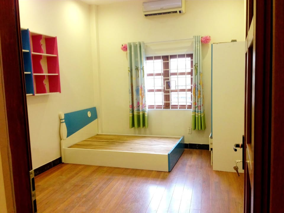 Cho thuê CCMN Ngọc Khánh 25m² giá 3.3 triệu - Nội thất đầy đủ, ô tô đỗ cửa!