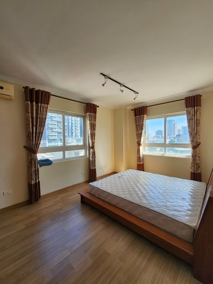 Căn hộ 196 Thái Thịnh 135m² giá 16 triệu - Full nội thất chính chủ cho thuê!