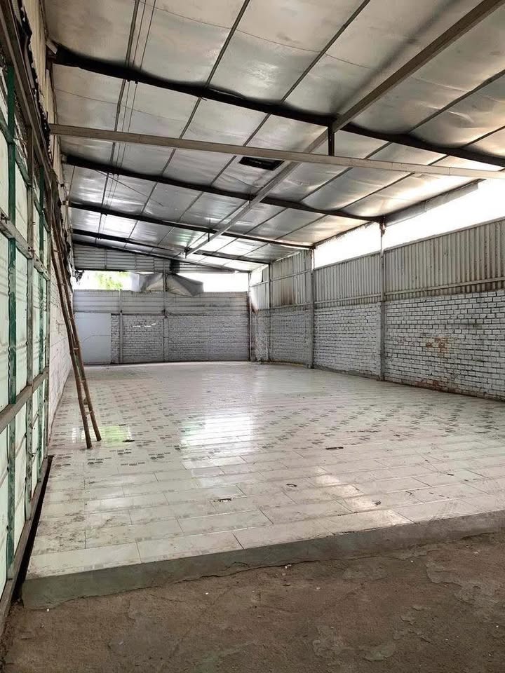 Kho xưởng cho thuê tại đường Hà Thị Đát, Tân Sơn Nhì 300m² - Giá 18 triệu/tháng