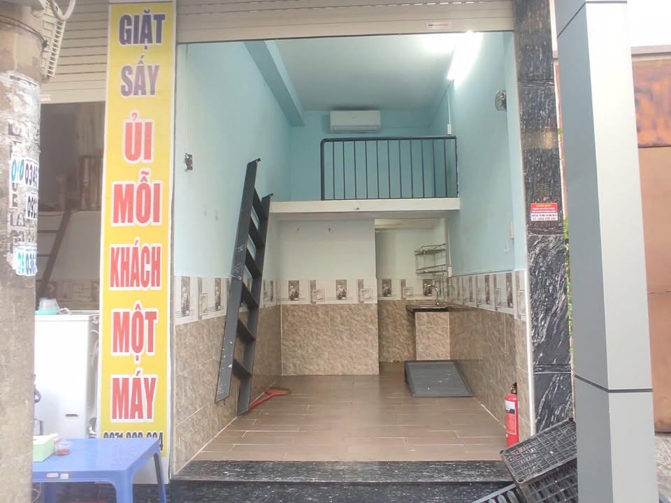 Kiot cho thuê hẻm Lê Thị Hồng, Gò Vấp 14m² chỉ 4.5 triệu - Vào ở ngay!