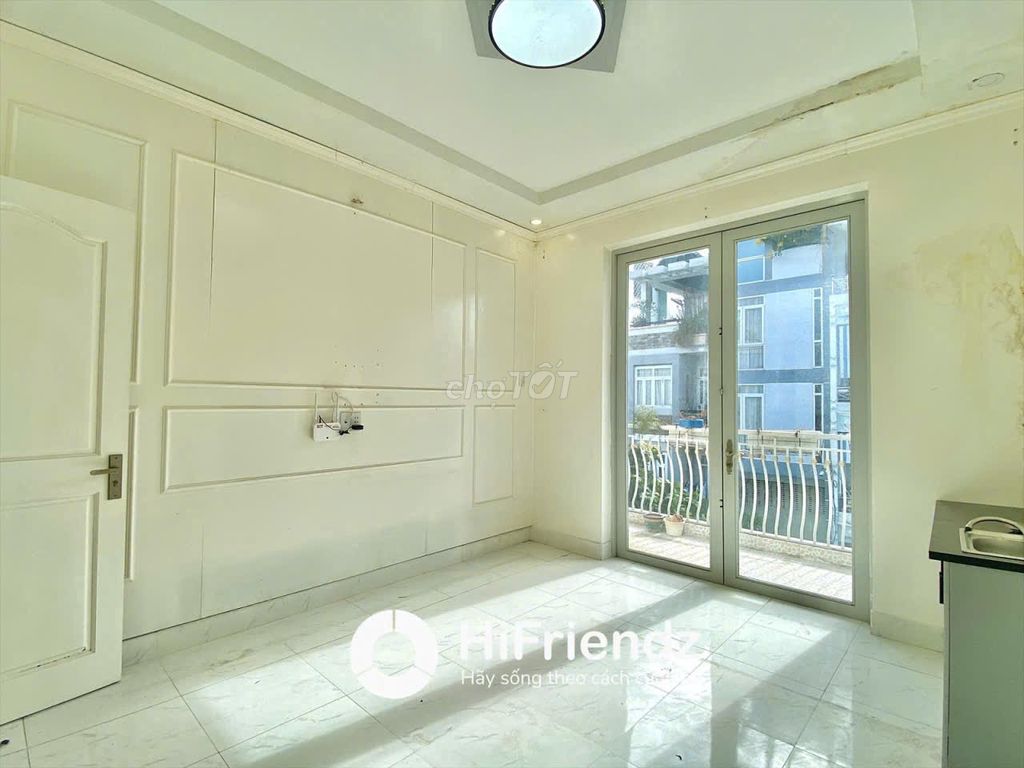 Studio cho thuê Đường số 11 P4 Q8 28m² giá chỉ 3.8 triệu - Ban công thoáng mát đón nắng gió!