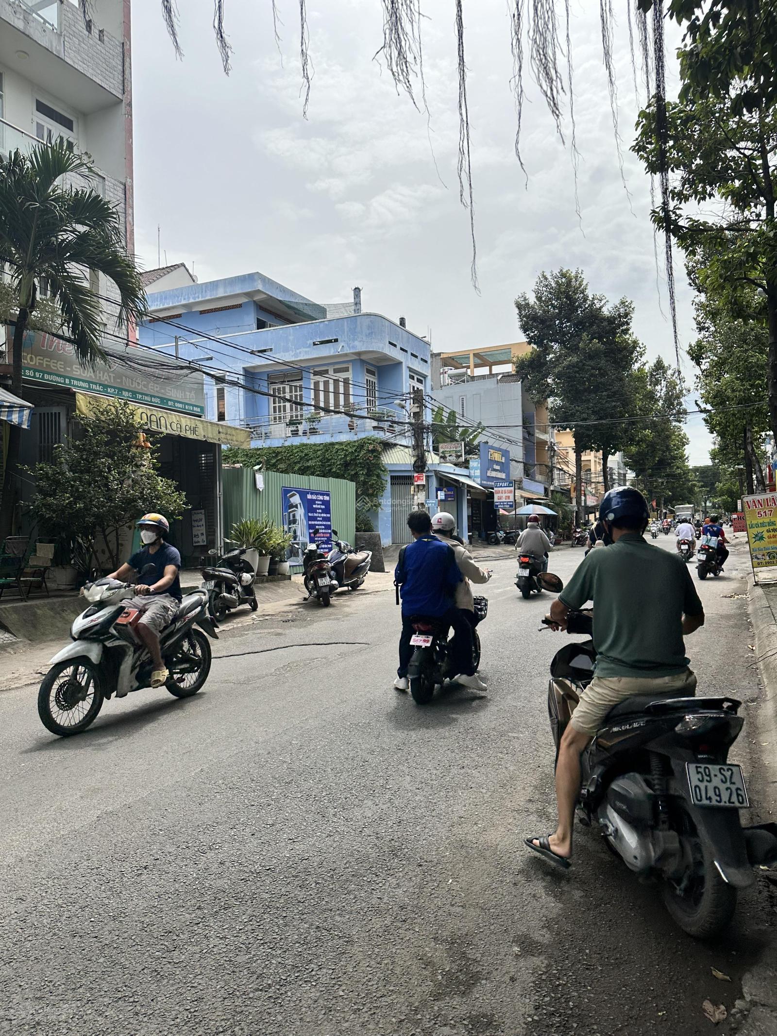 Nhà 3 tầng mặt tiền Đường B, Hiệp Bình Chánh 101.8m² giá 15.5 tỷ - Kinh doanh thuận lợi!