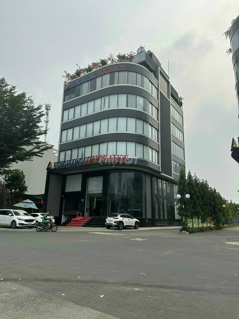 Building cho thuê Tân Bình 1200m² giá 200 triệu - Nhà mới, thang máy, 2 mặt tiền