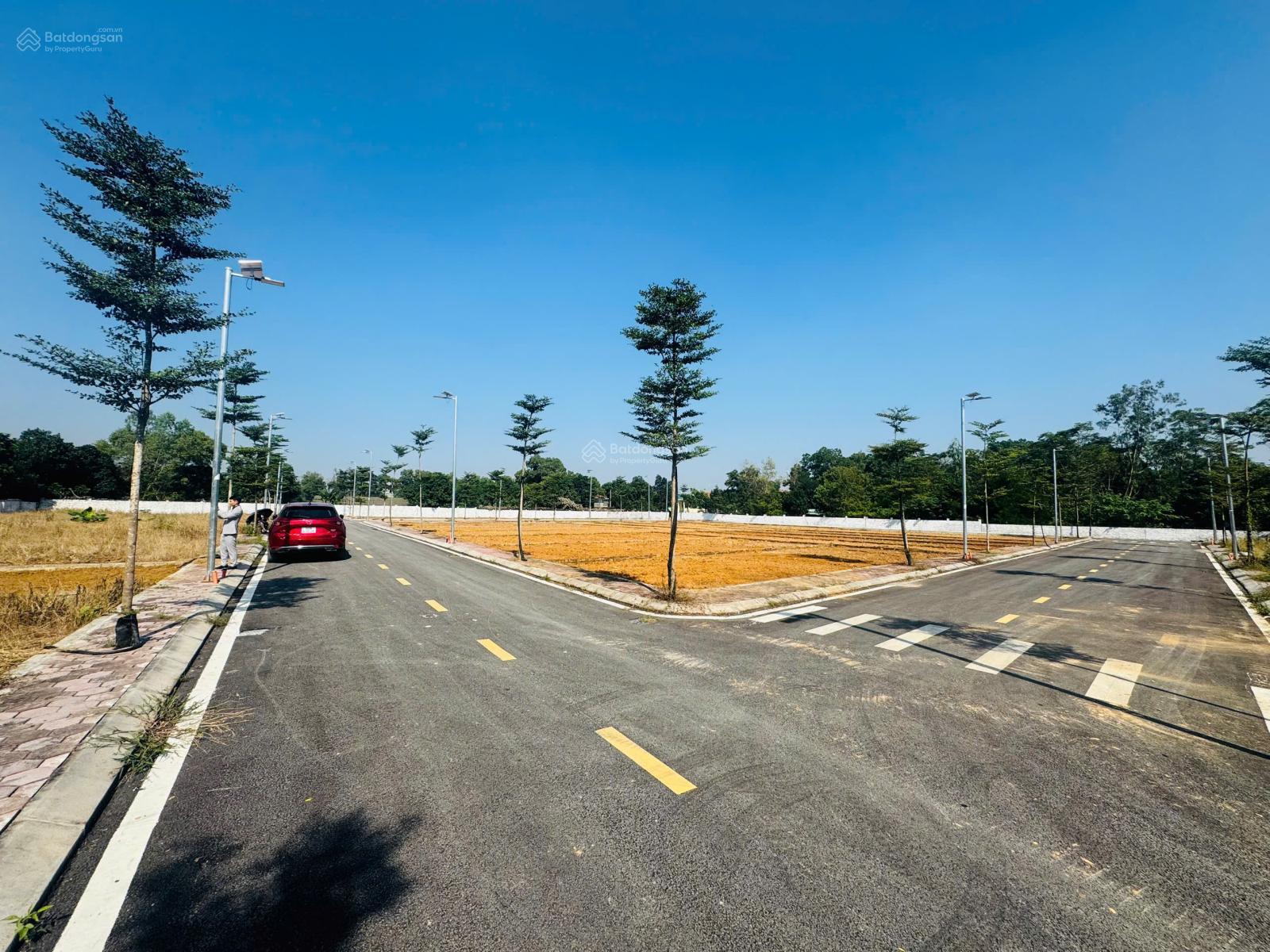 Đất nền 105m² tại xã Phú Cát - Sổ hồng chính chủ, giá 4.095 tỷ VND!