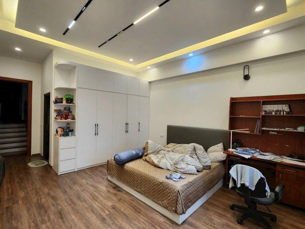 Nhà 4 tầng Vạn An - 81m² giá 8.9 tỷ - Đầy đủ nội thất, chỉ việc dọn vào!