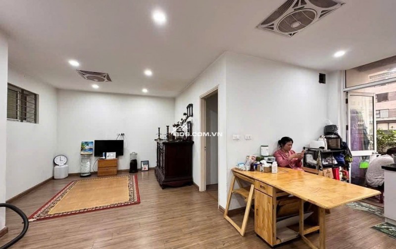 Chung cư Võ Thị Sáu, Q3, 97m² giá 12 triệu - Nhà sạch sẽ, vào ở ngay!