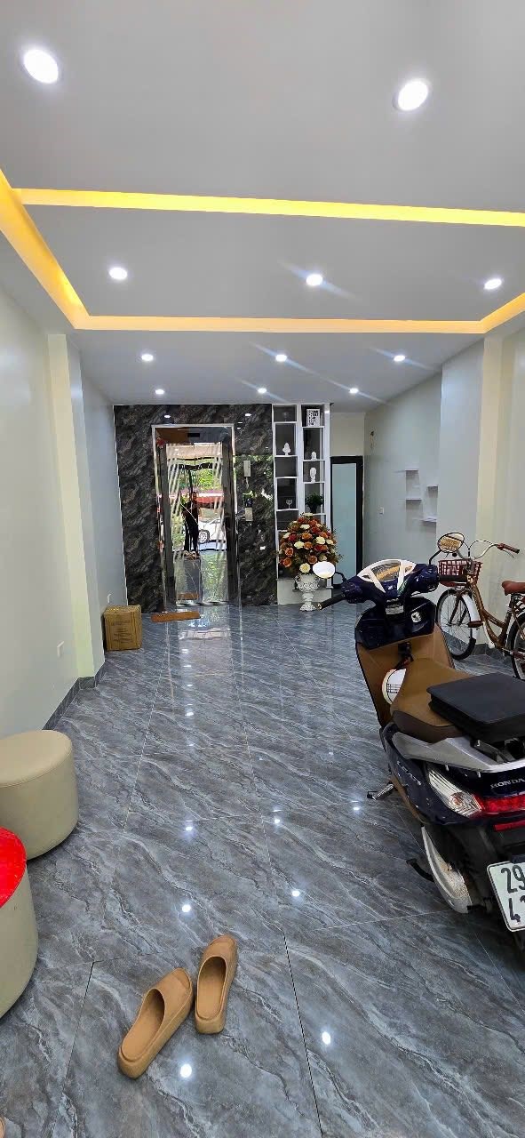Bán nhà Mộ Lao Hà Đông 40m² giá 12 tỷ - Nhà đẹp ở ngay, giao thông thuận lợi!