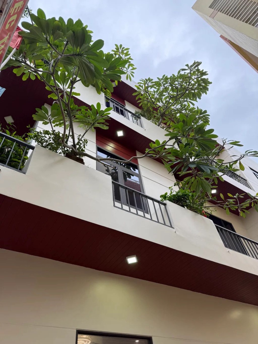 Nhà 3 tầng lô góc mặt tiền Trương Chí Cương 97m² giá 1.55 tỷ - Vị trí kinh doanh đỉnh cao!