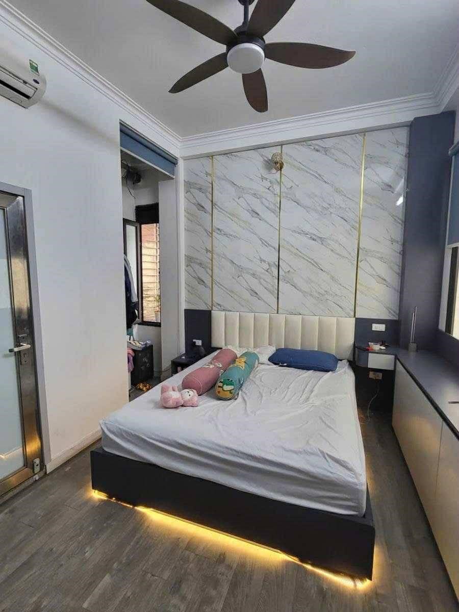 Nhà phố Văn Chương Đống Đa 25m² giá chỉ 5 tỷ - Gần phố, hai mặt thoáng