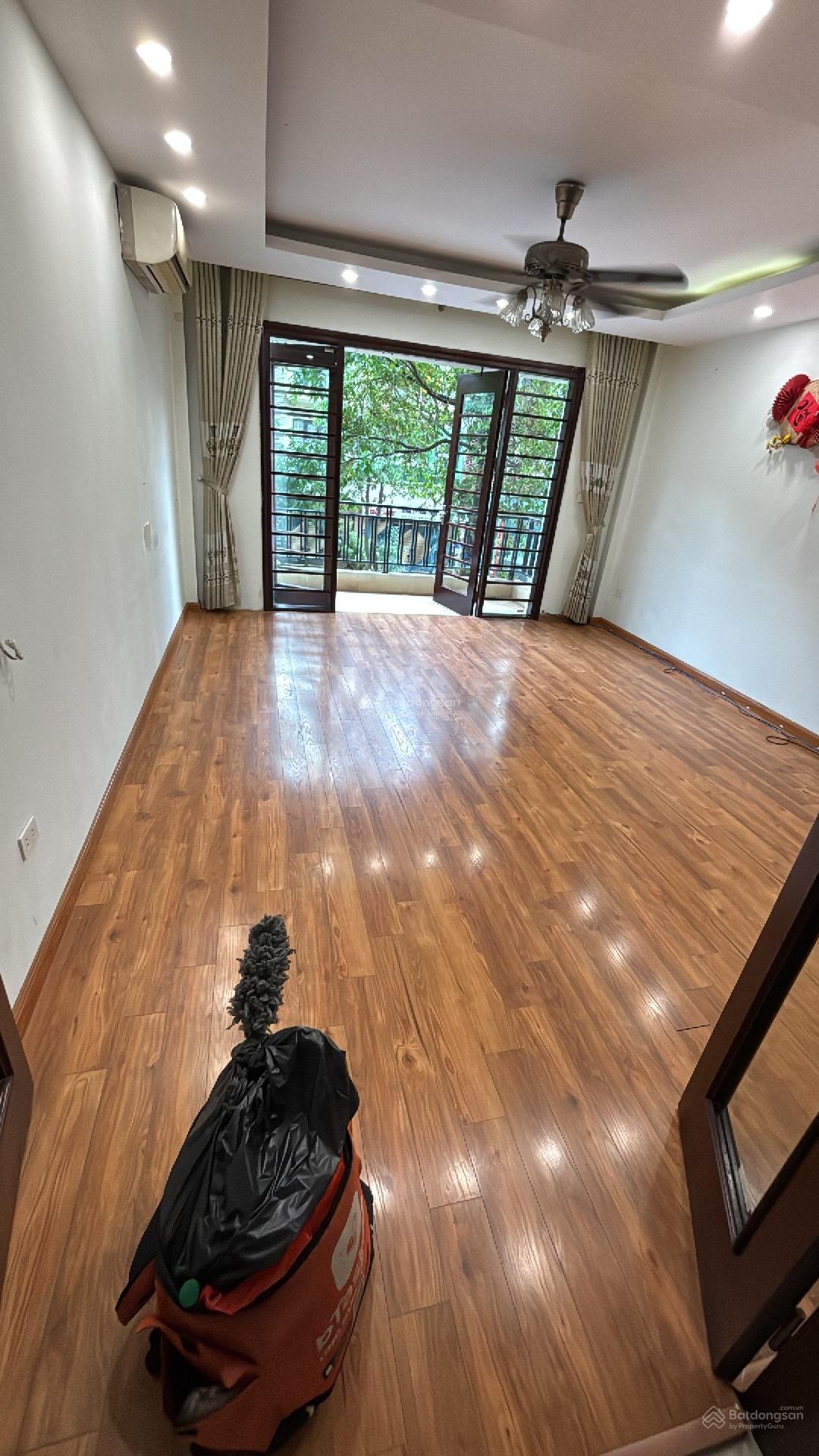 Nhà mặt phố Yên Xá 67m² giá 27 triệu - Hoàn thiện đầy đủ nội thất!