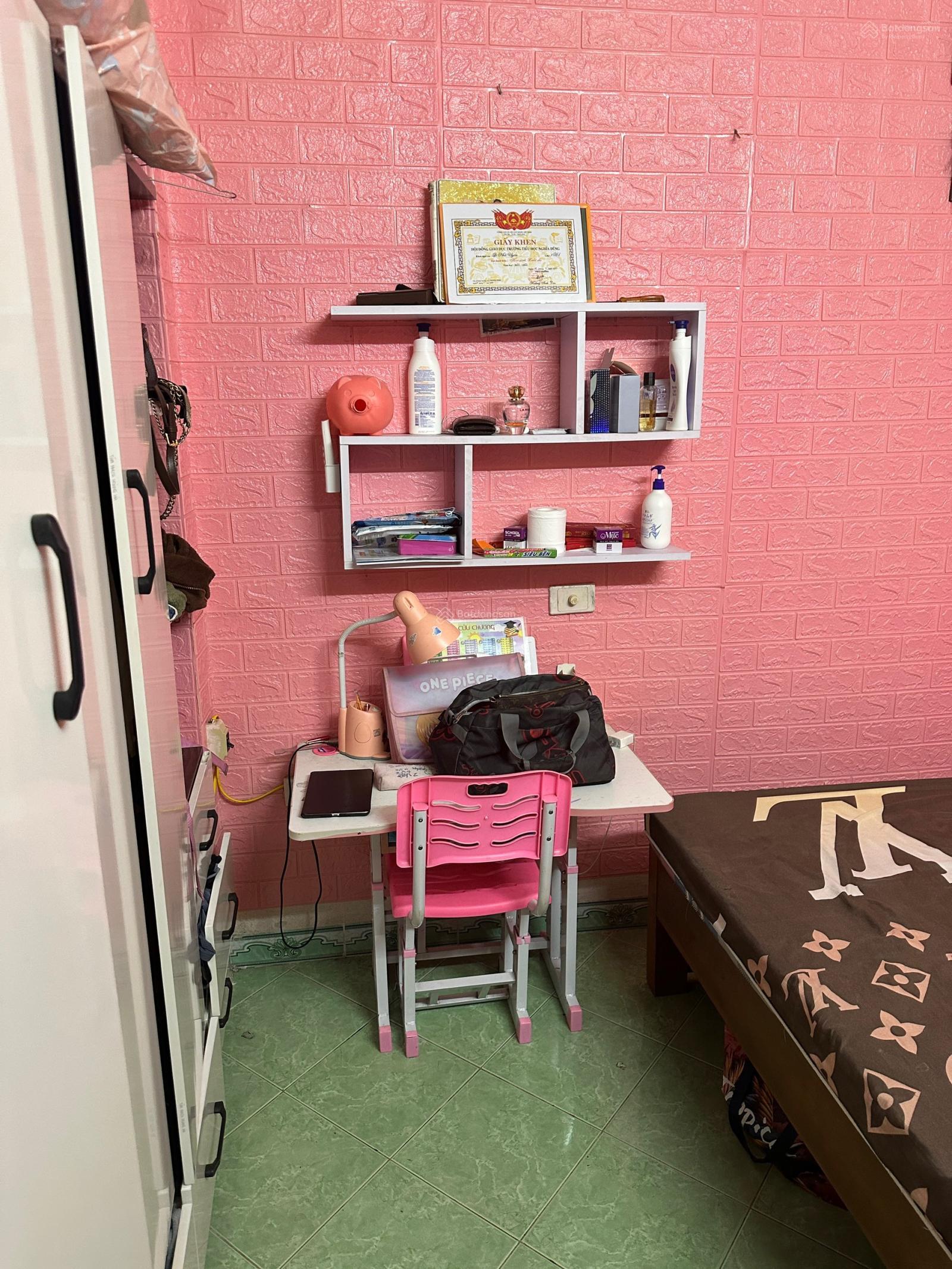 Cho thuê nhà nguyên căn 4 tầng tại phố Tân Ấp, Ba Đình - Giá 4.5 triệu, chính chủ!