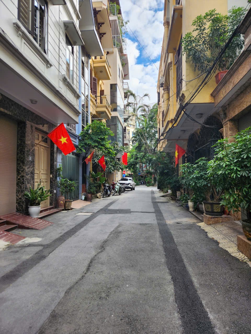 Bán tòa nhà 7 tầng thang máy phường Yên Hòa, 80m² giá 41 tỷ - Vị trí đắc địa, cho thuê ngay!