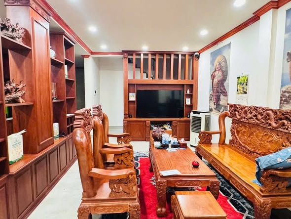 Nhà đẹp 4PN hẻm 6m Nguyễn Đình Chiểu Q3 giá 15.999 tỷ - Sẵn sàng vào ở!