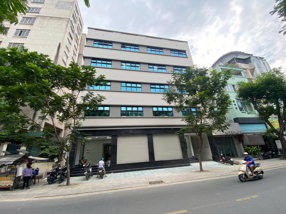 Cho thuê tòa nhà Thành Thái, quận 10 - Diện tích 170m², vị trí đắc địa!