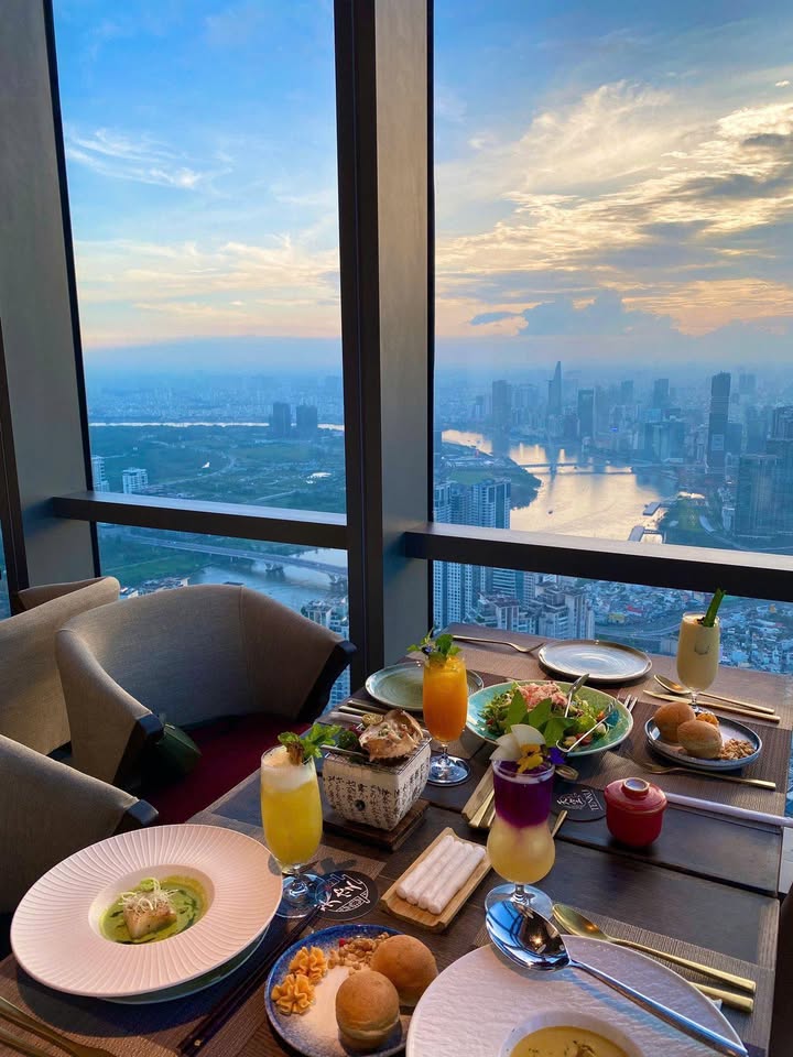 Căn hộ 2PN tại Vinhomes Central Park, Bình Thạnh 72m² giá 10 tỷ - Sổ đỏ chính chủ!