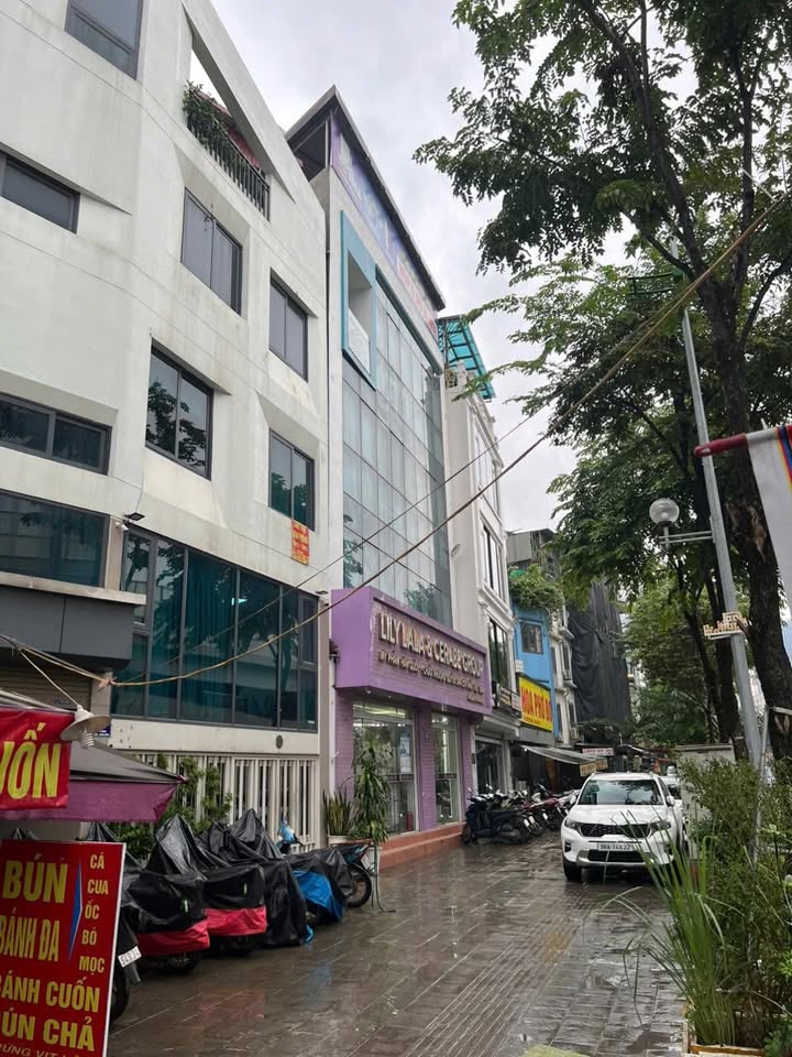 Cho thuê nhà 3 tầng Phạm Văn Đồng, Bắc Từ Liêm - Chính chủ, tiện nghi đầy đủ!