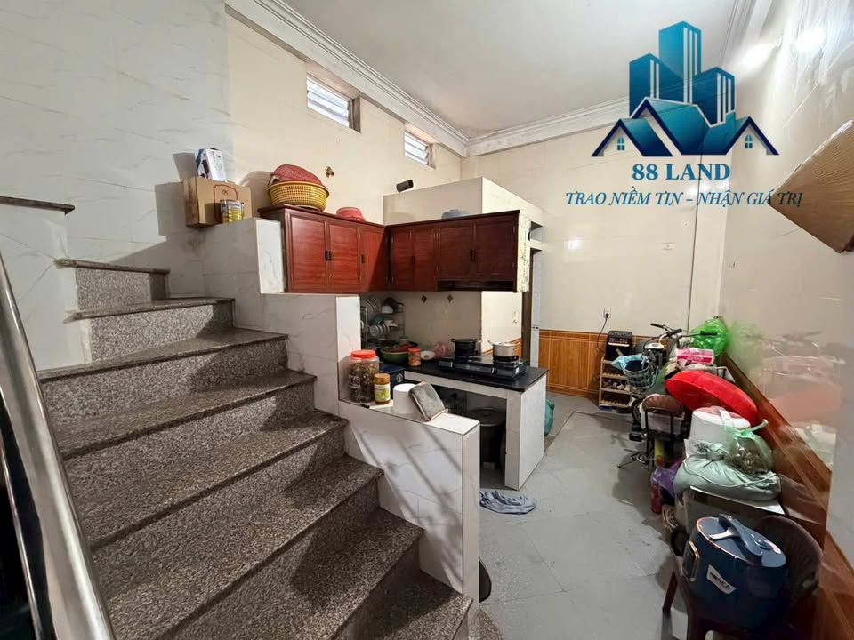 Nhà 3 tầng 2 mặt tiền Hùng Vương 3, 40m² giá chỉ 3 tỷ - Gần công viên Hoàng Hoa Thám!