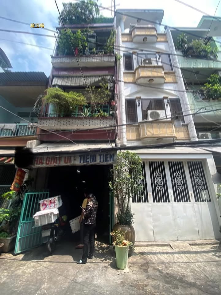 Nhà phố Hẻm xe tải Hồ Thị Kỷ, Quận 10 - 52m² giá chỉ 12 tỷ - Thương lượng ngay!