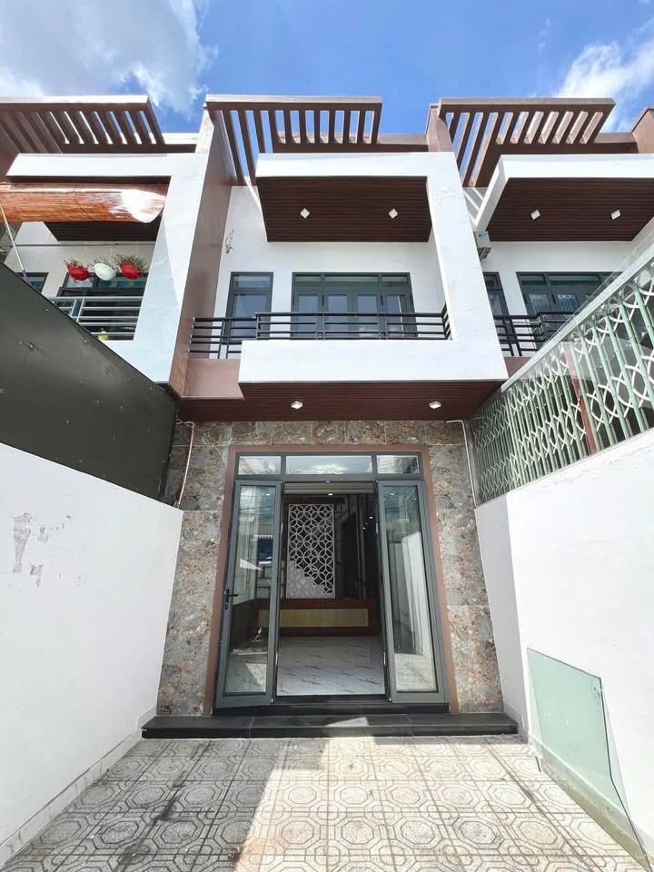 Nhà lầu hẻm ô tô 48 Nguyễn Văn Linh, Sóc Trăng 82m² giá 1.85 tỷ - Thiết kế hiện đại, chính chủ!