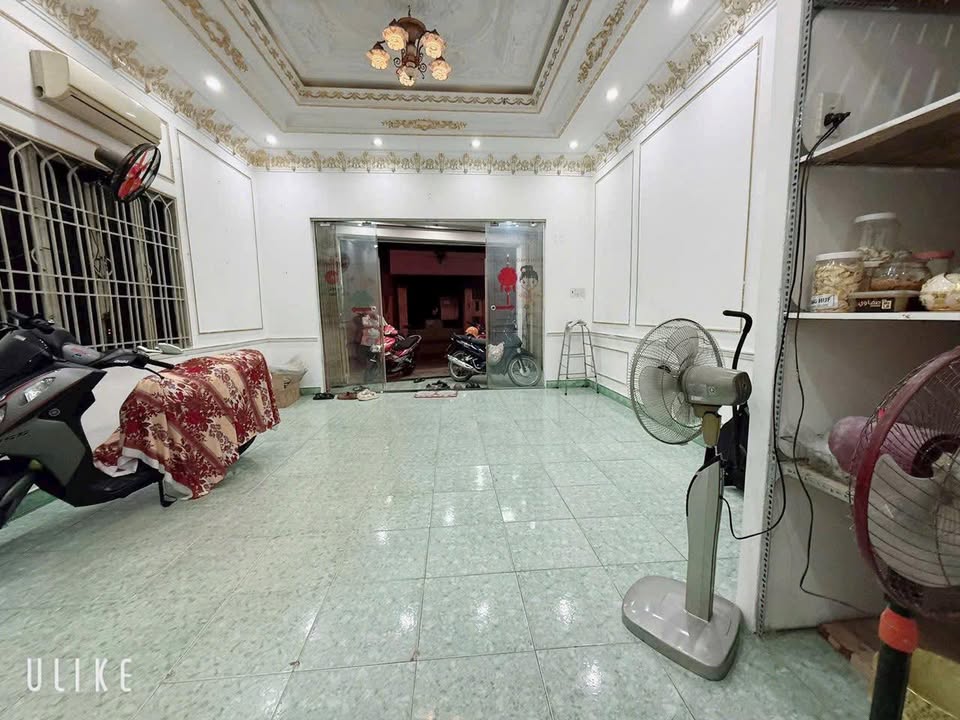 Cho thuê mặt tiền kinh doanh Phước Long B Q9 40m² giá 9 triệu - Vị trí sầm uất, kinh doanh thuận lợi!