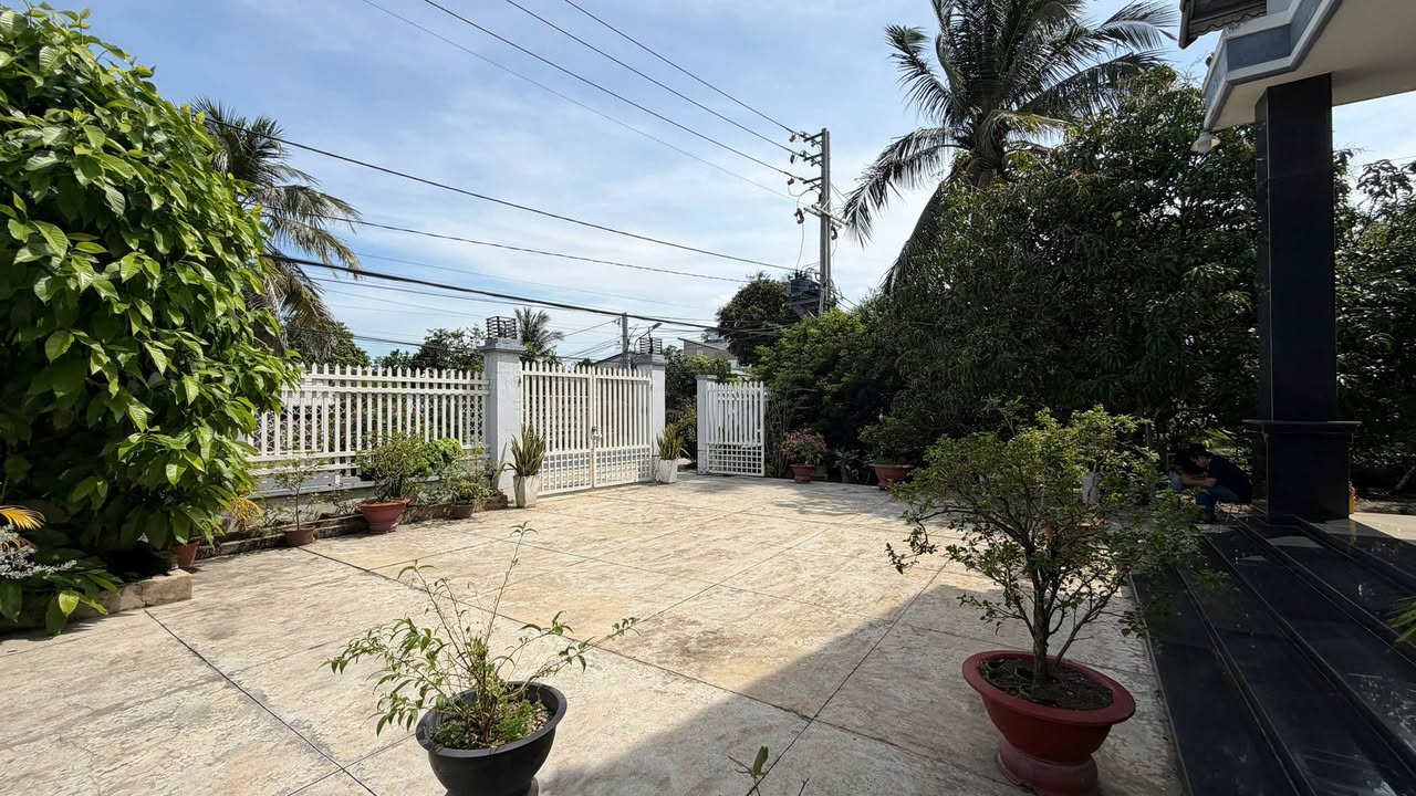 Bán Nhà Mái Thái 600m² tại Tân Ninh, Tây Ninh - Giá 8.6 Tỷ Thương Lượng Chính Chủ!