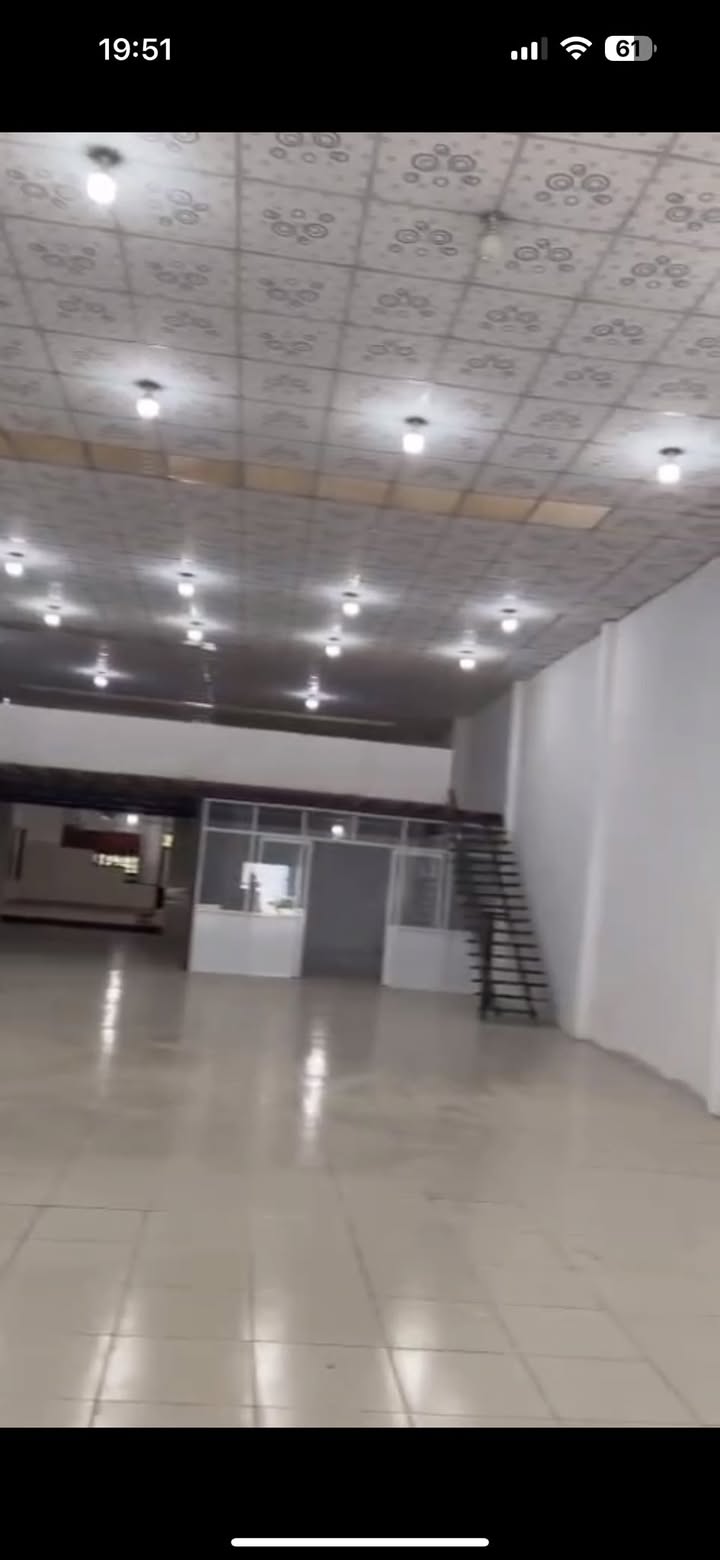 Cho thuê kho + nhà lầu 600m² mặt tiền Nguyễn Chí Thanh - Thủ Dầu Một, Bình Dương