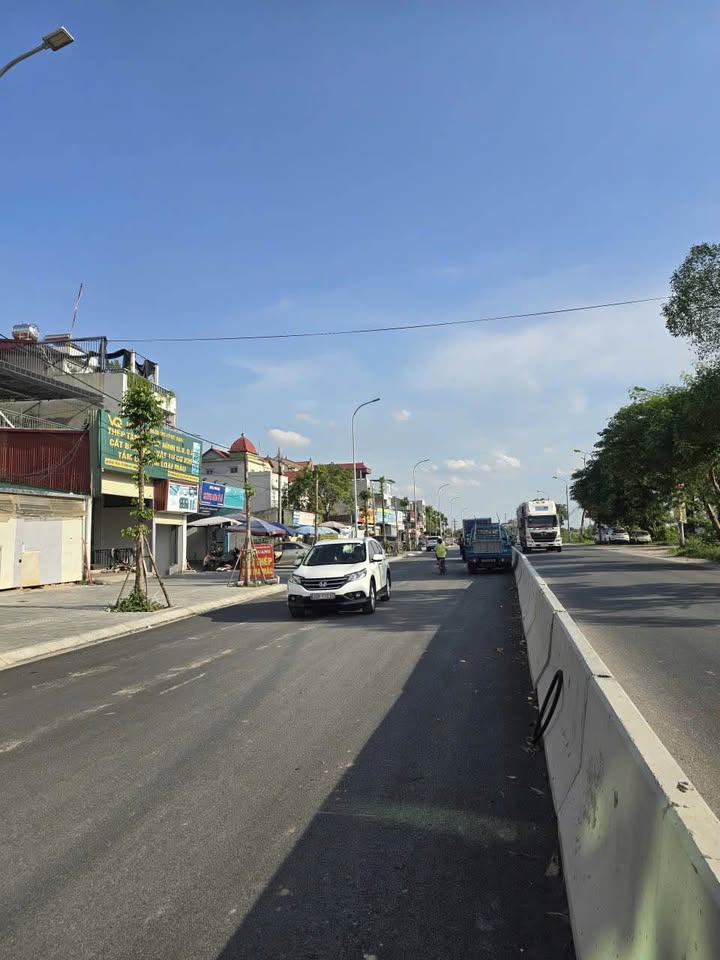 Nhà mặt phố kinh doanh Quốc lộ 3, Đông Anh 80m² - Đầu tư sinh lời bền vững!