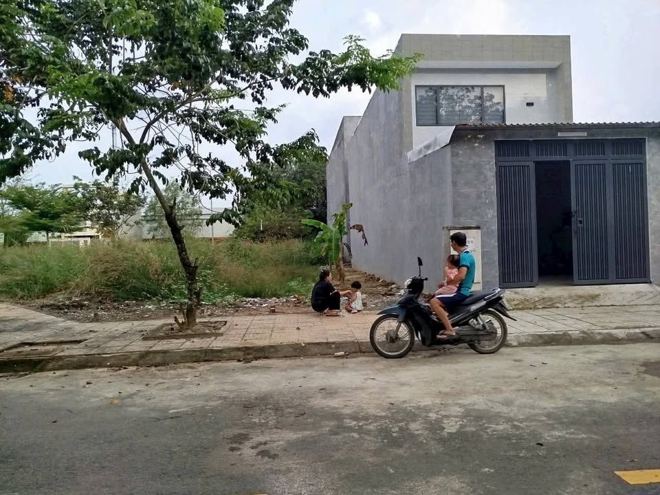 Đất nền Vĩnh Tân Tân Uyên 90m² giá 1.4 tỷ - Sổ hồng chính chủ, hỗ trợ ngân hàng!